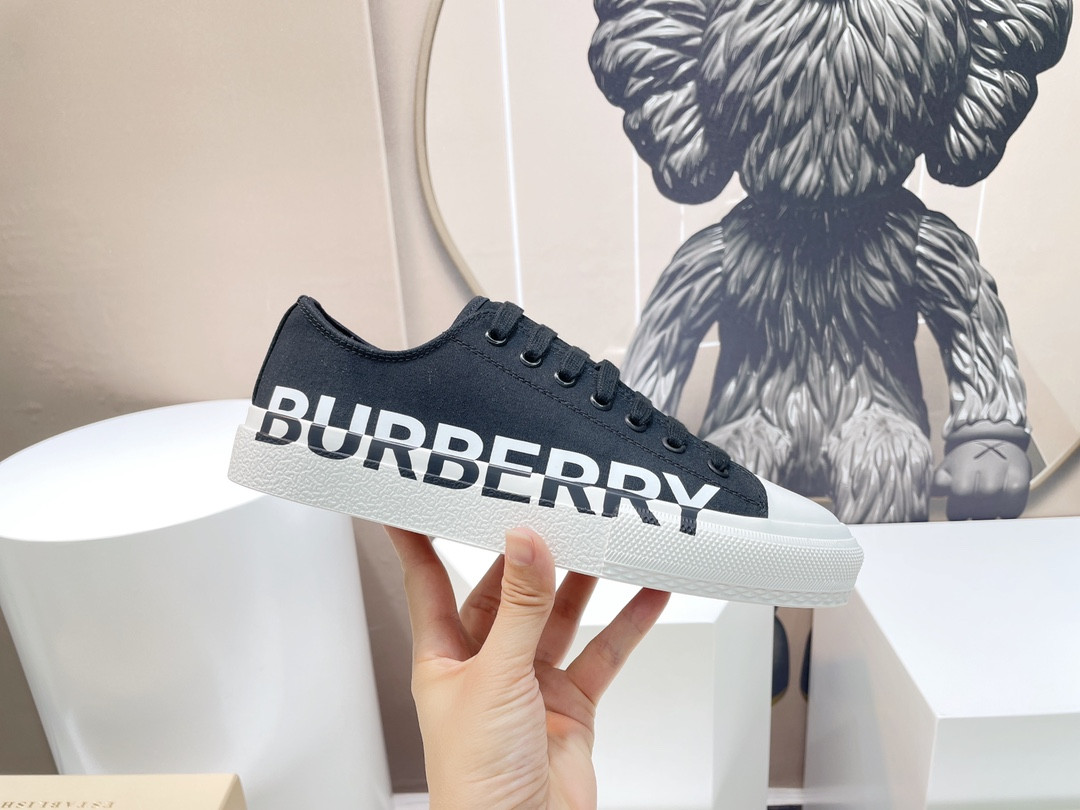 UA Burberry Sneakers