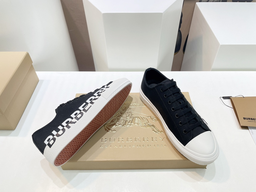 UA Burberry Sneakers