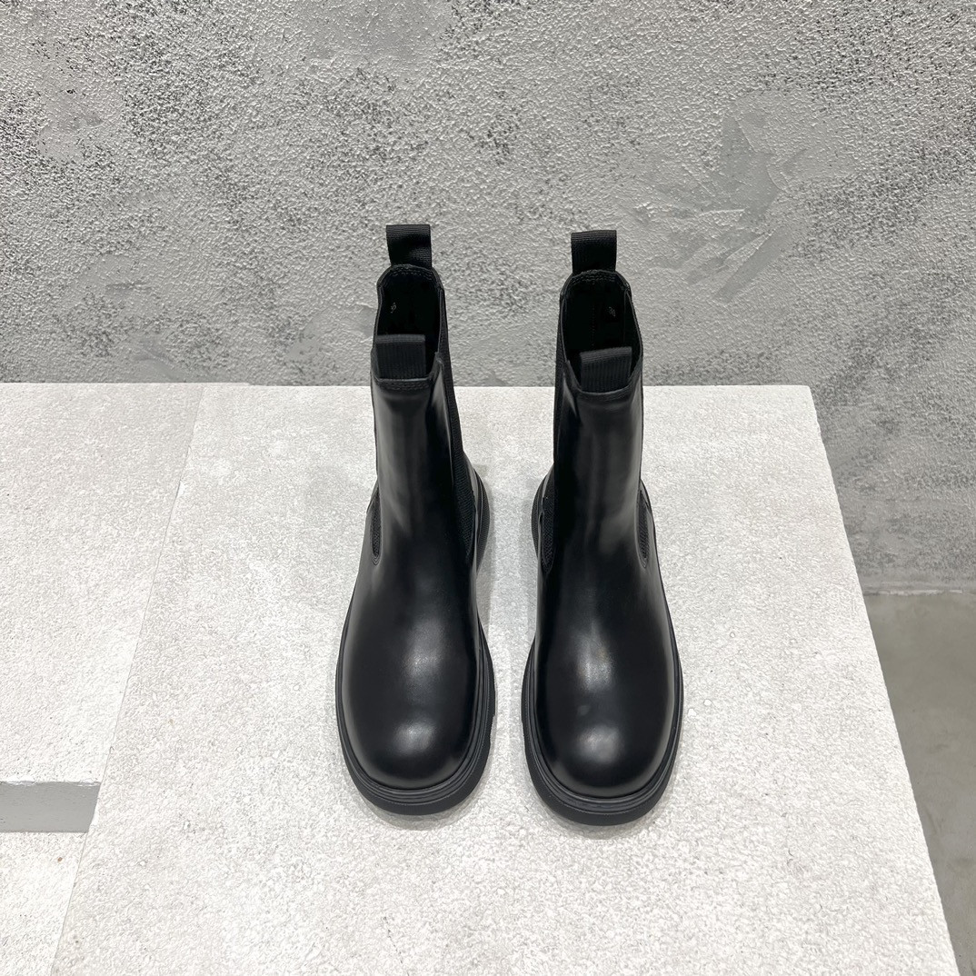 UA Burberry Leather Creeper Chelsea Boots