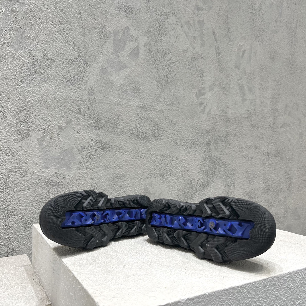 UA Burberry Leather Creeper Chelsea Boots