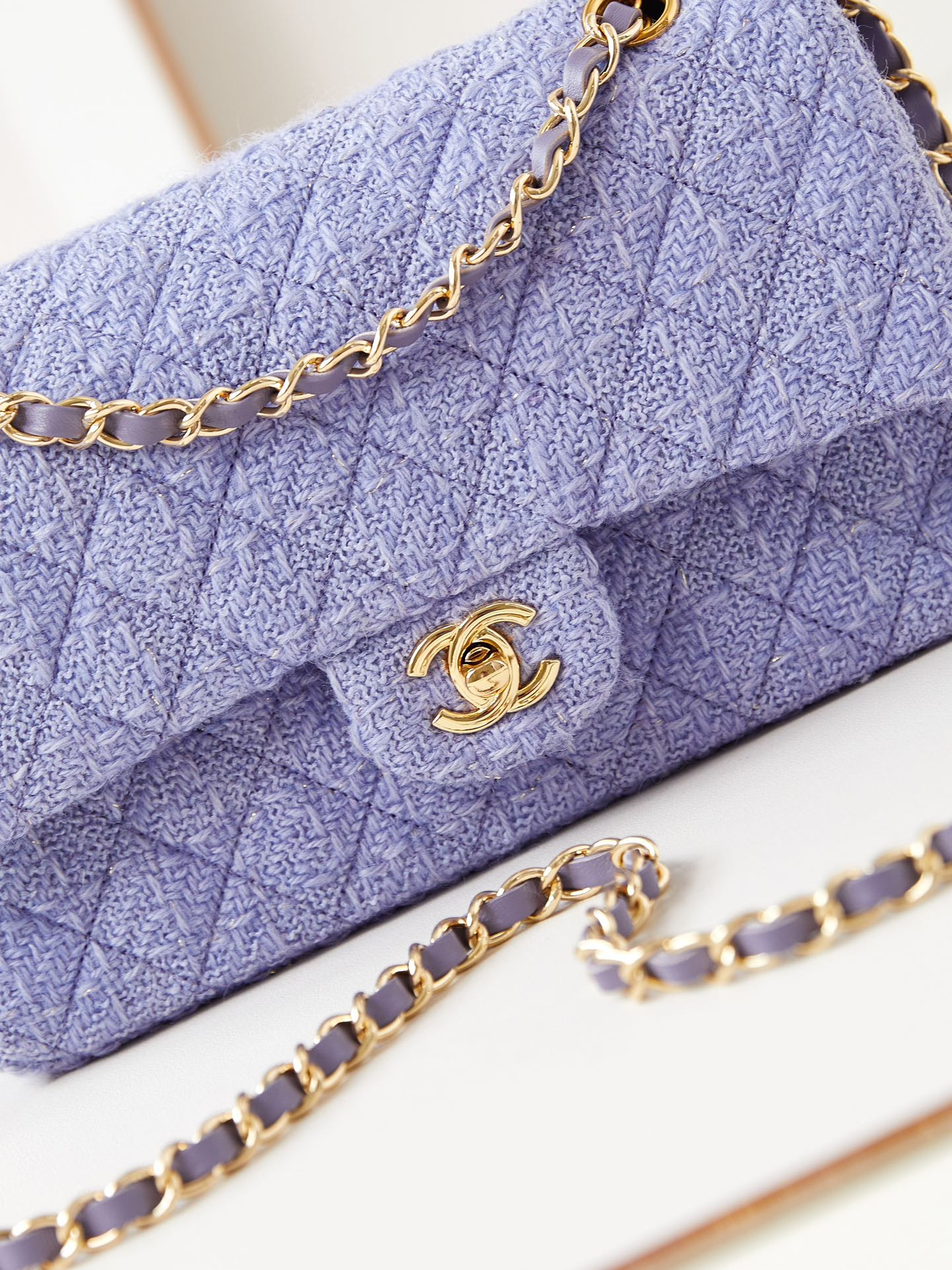 Chanel Classic Flap Bag 15.5×25.5×6.5cm