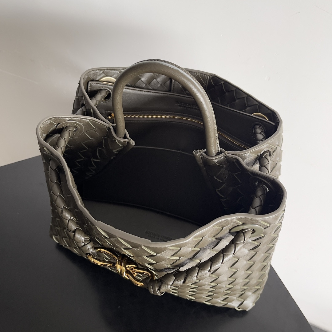 Bottega Veneta Medium Andiamo 32x25x11CM