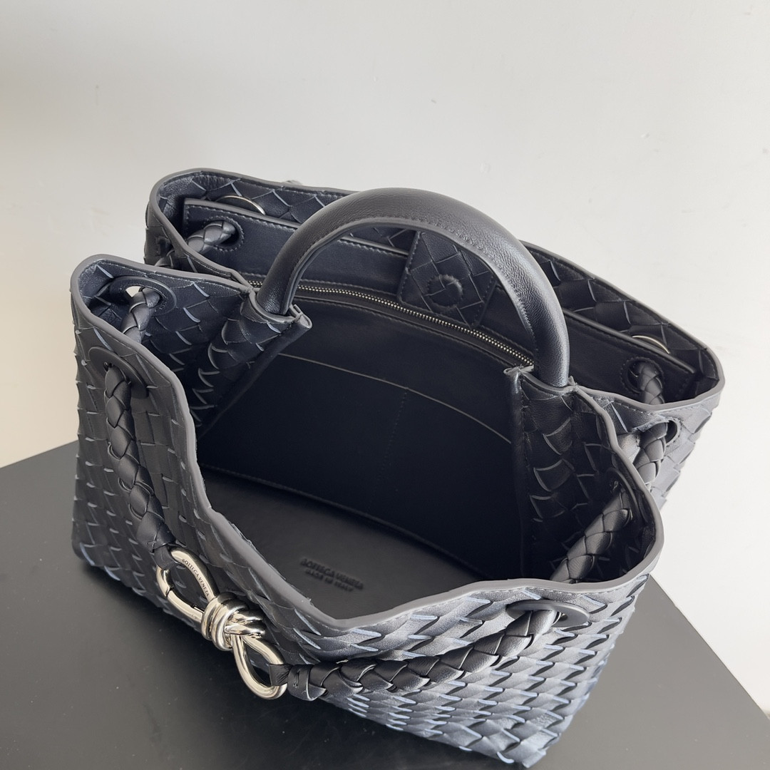 Bottega Veneta Medium Andiamo 32x25x11CM