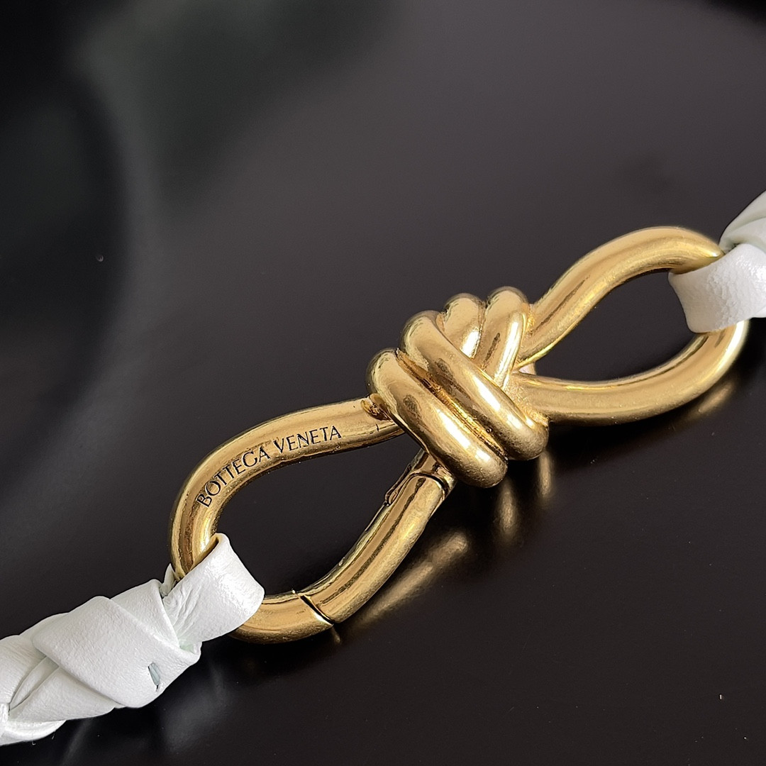 Bottega Veneta Medium Andiamo 32x25x11CM