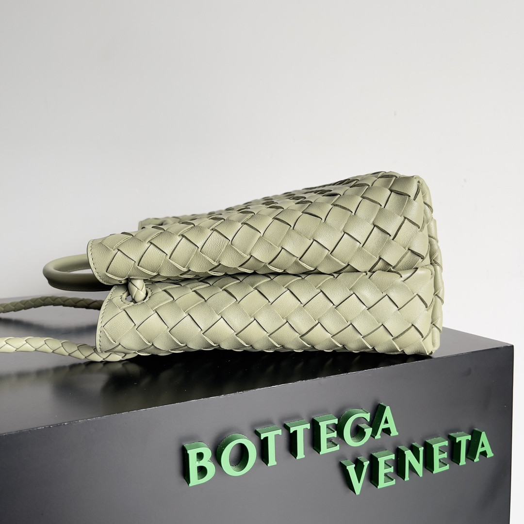 Bottega Veneta Medium Andiamo 32x25x11CM