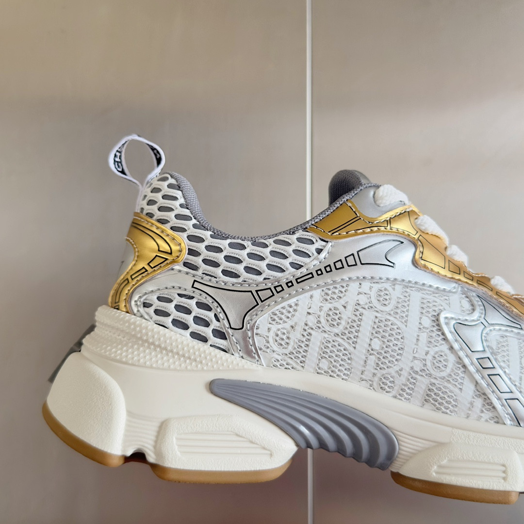 UA Dior Vibe Sneaker