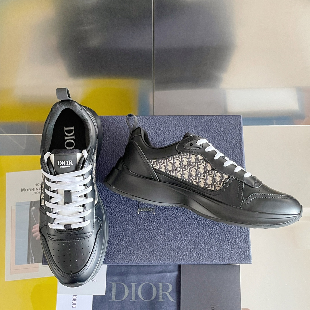 UA Dior B25 Runner Sneaker