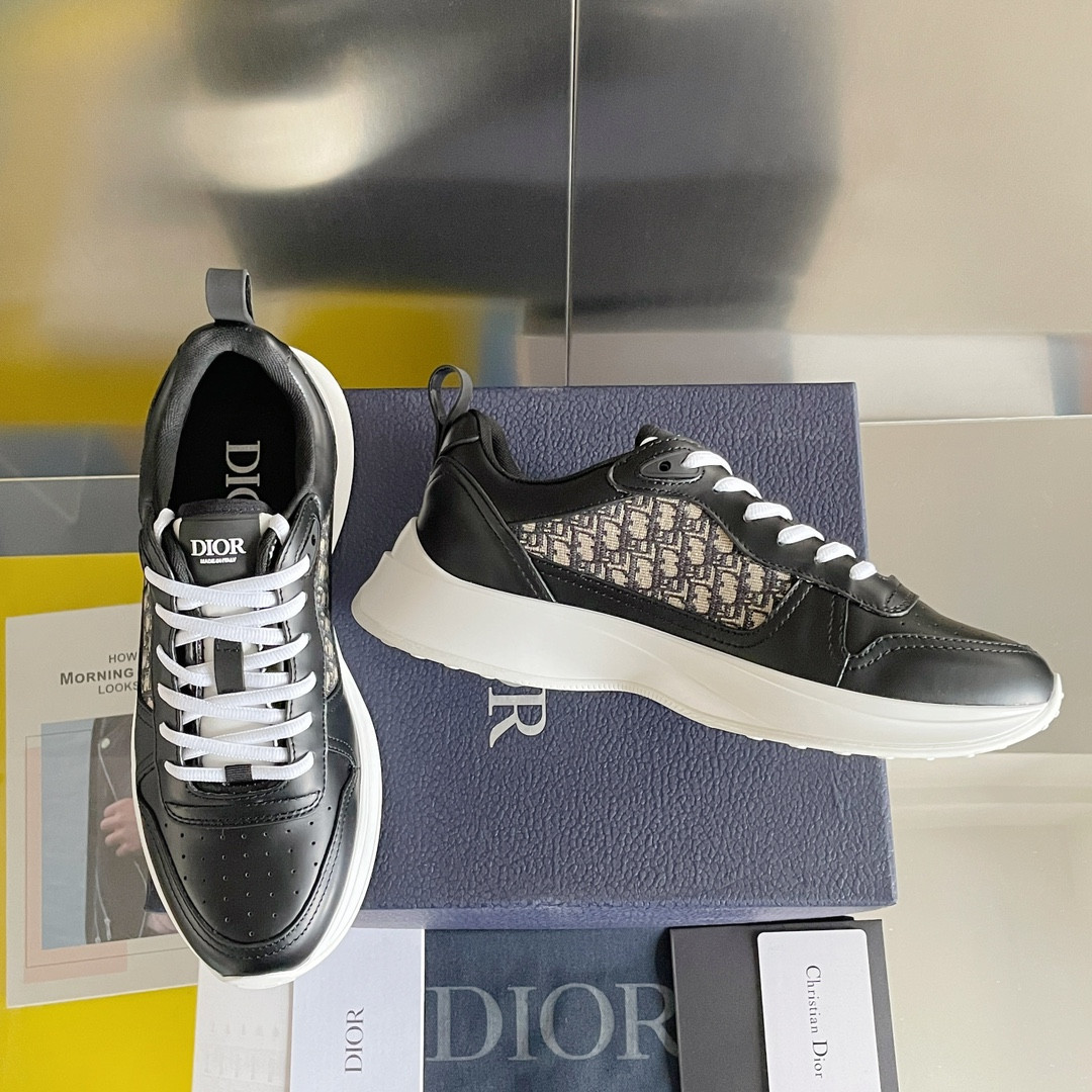 UA Dior B25 Runner Sneaker