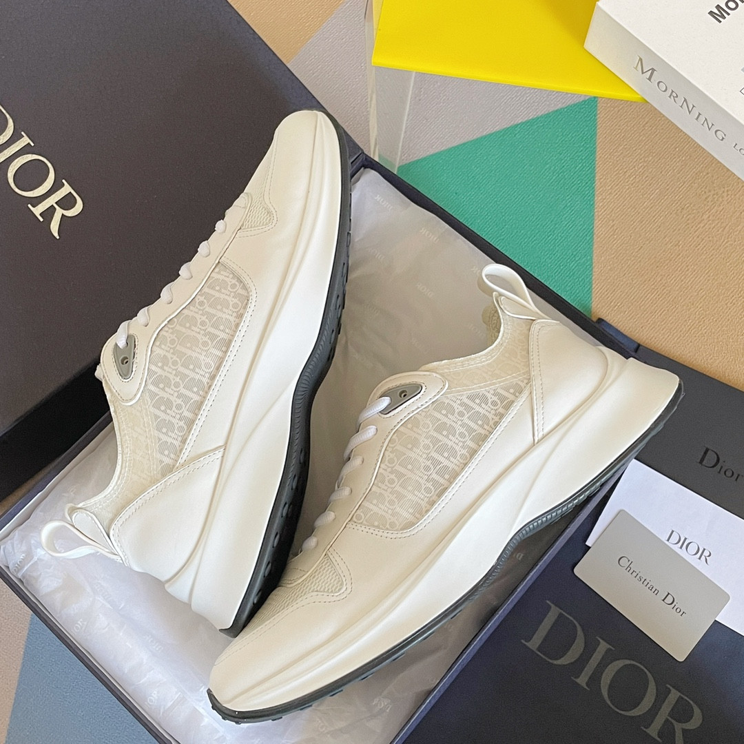 UA Dior B25 Runner Sneaker