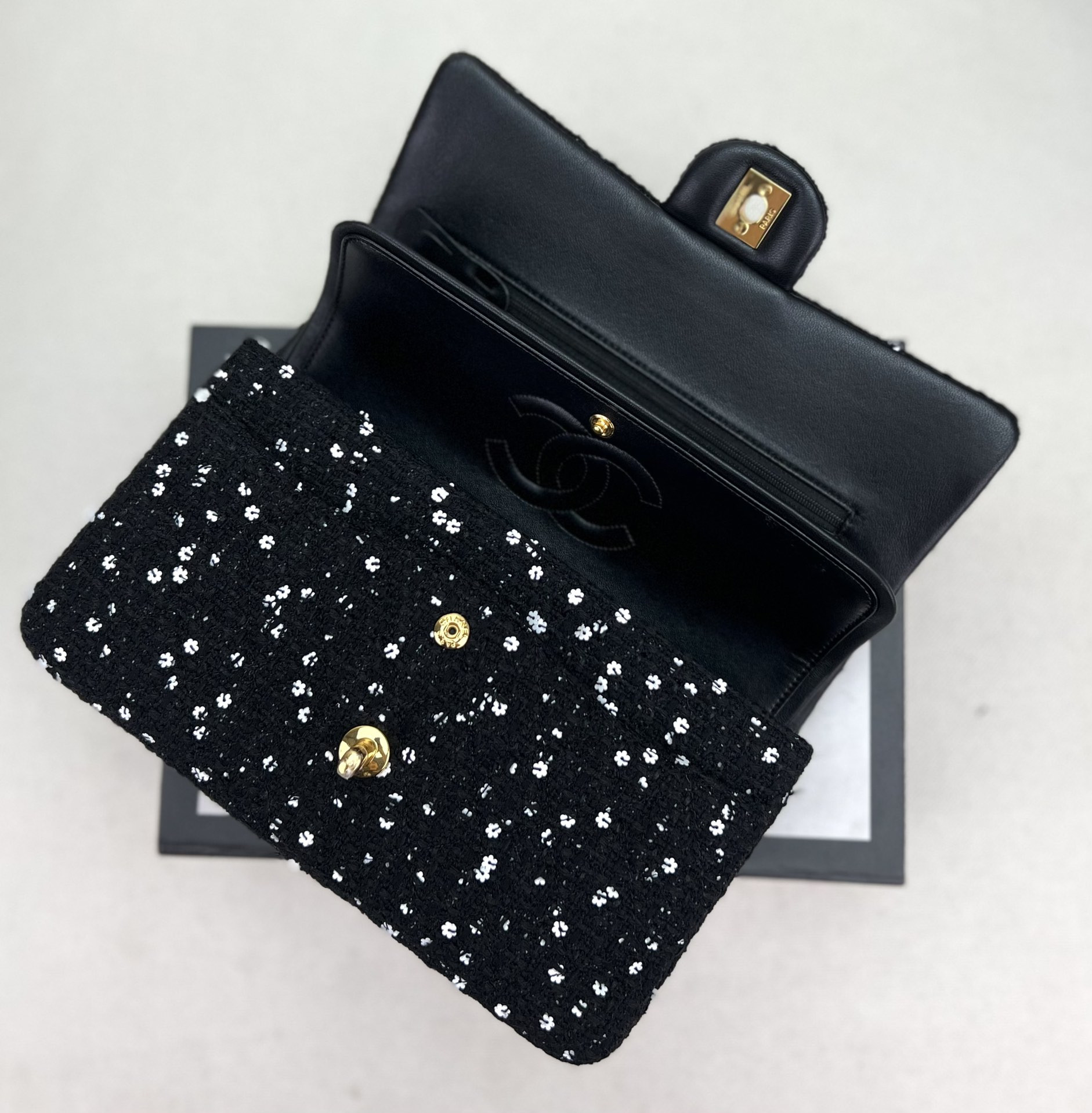 Chanel Classic Flap Bag 25cm