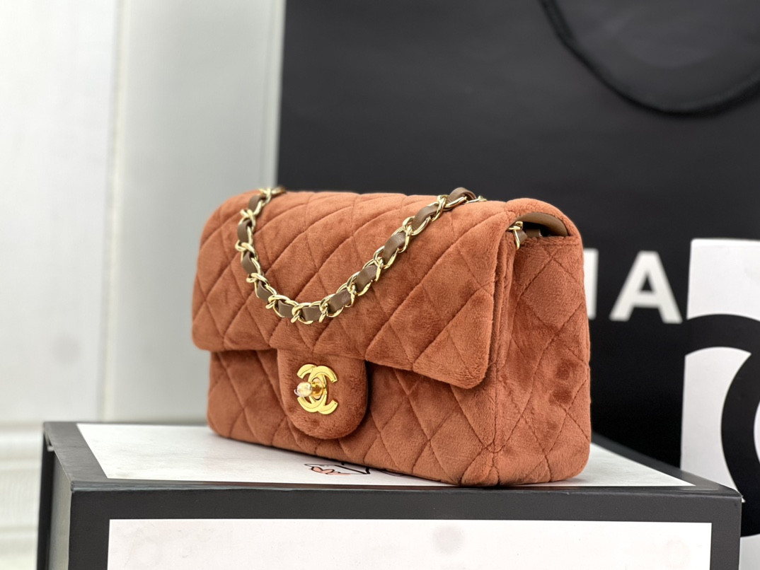 Chanel Classic Flap Bag 20cm