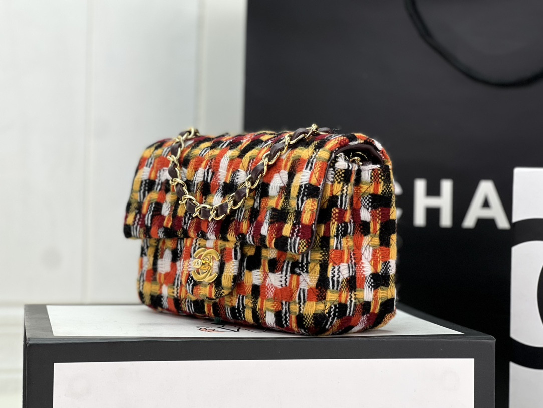 Chanel Classic Flap Bag 20cm