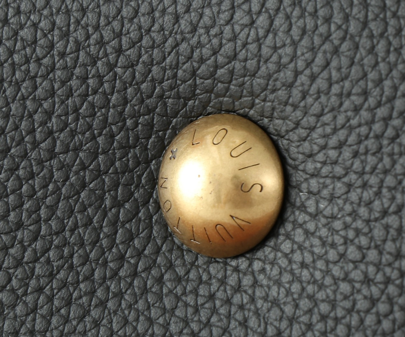 LV Low Key Cabas MM M25341 47x30x14cm