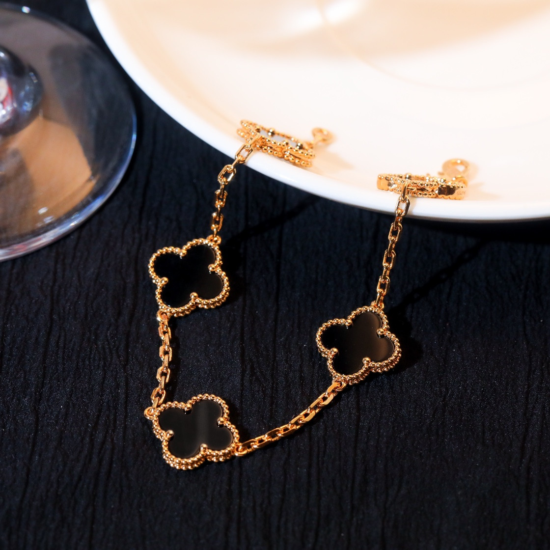 Van Cleef & Arpels Vintage Alhambra bracelet, 5 motifs 19cm