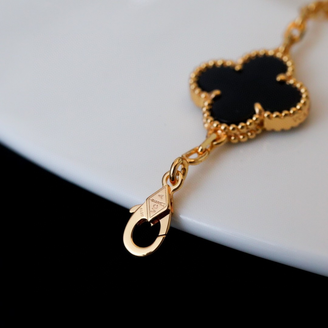 Van Cleef & Arpels Vintage Alhambra bracelet, 5 motifs 19cm