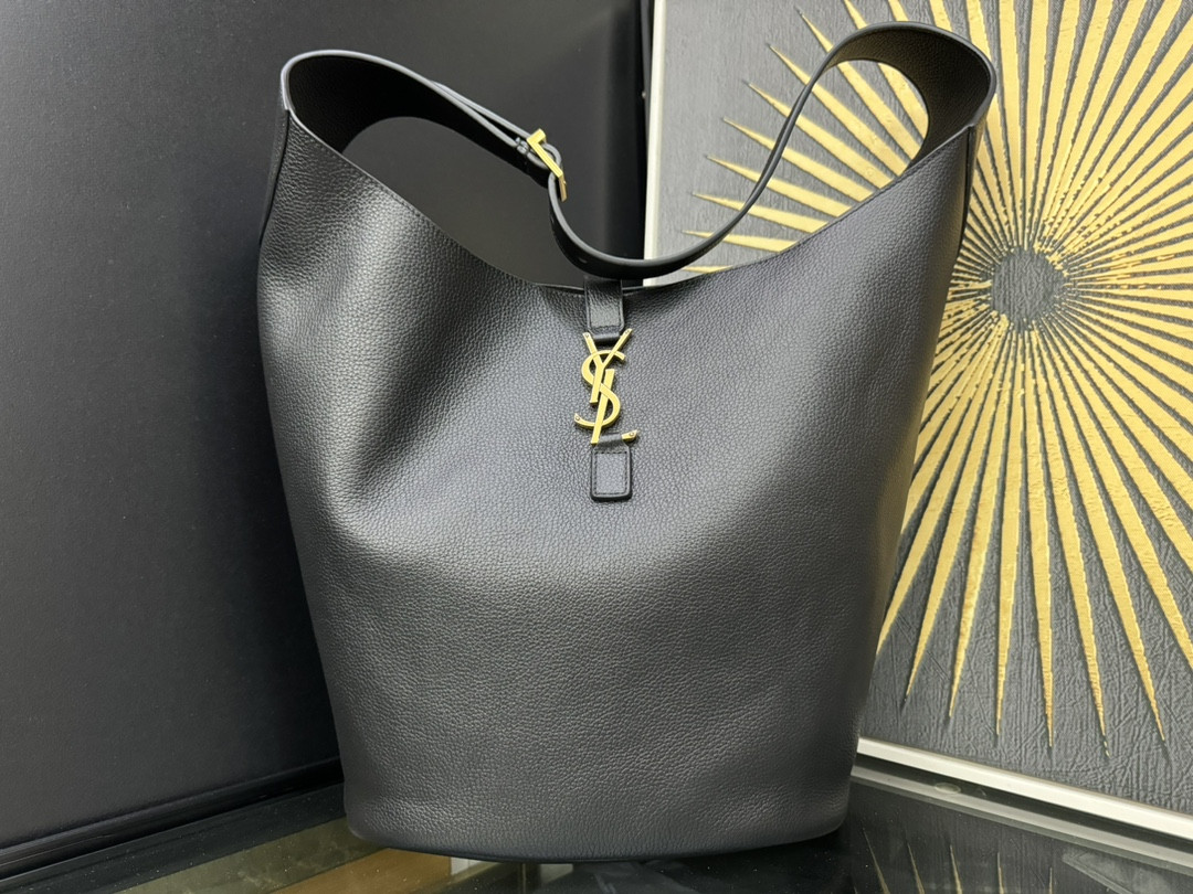 YSL LE 5 À 7 hobo in grained leather 26x31.5x13.5cm