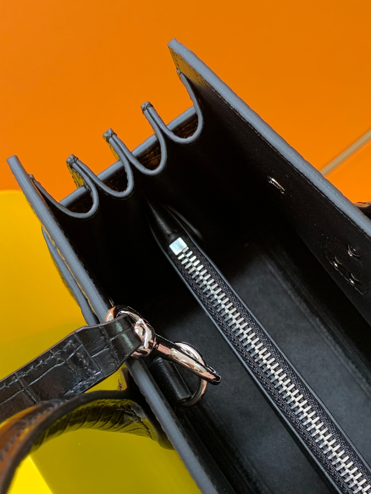 YSL SAC DE JOUR IN EMBOSSED CROCODILE LEATHER - baby 26x13.5x12.5cm