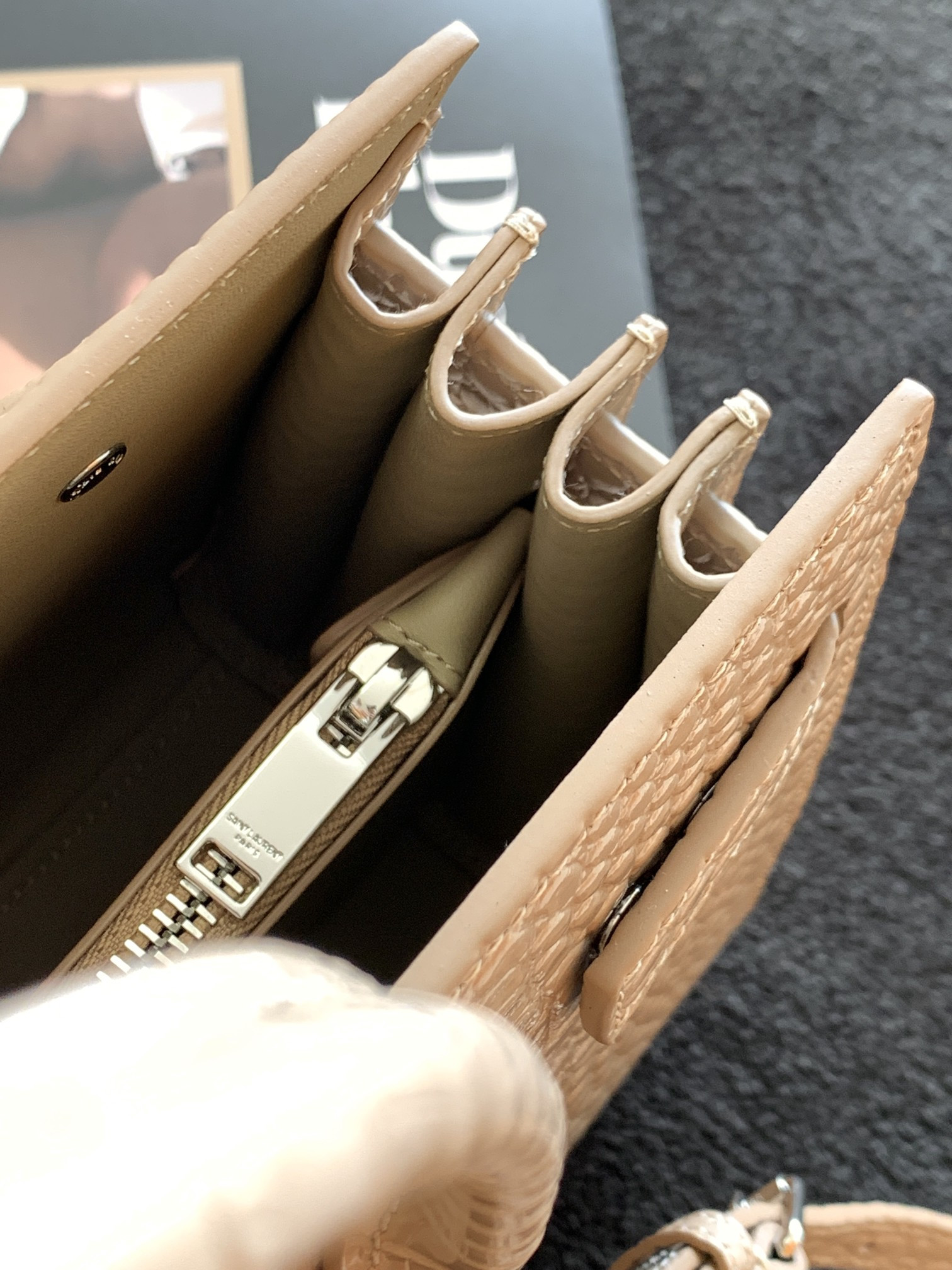 YSL SAC DE JOUR IN EMBOSSED CROCODILE LEATHER - baby 26x13.5x12.5cm