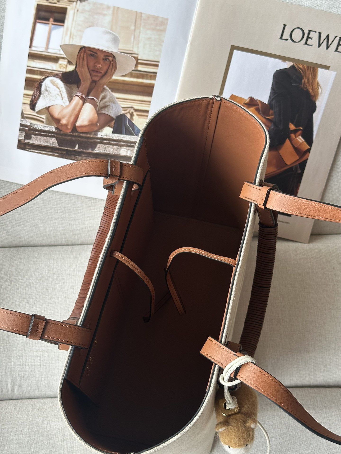 LOEWE Anagram Tote 29x14x25cm