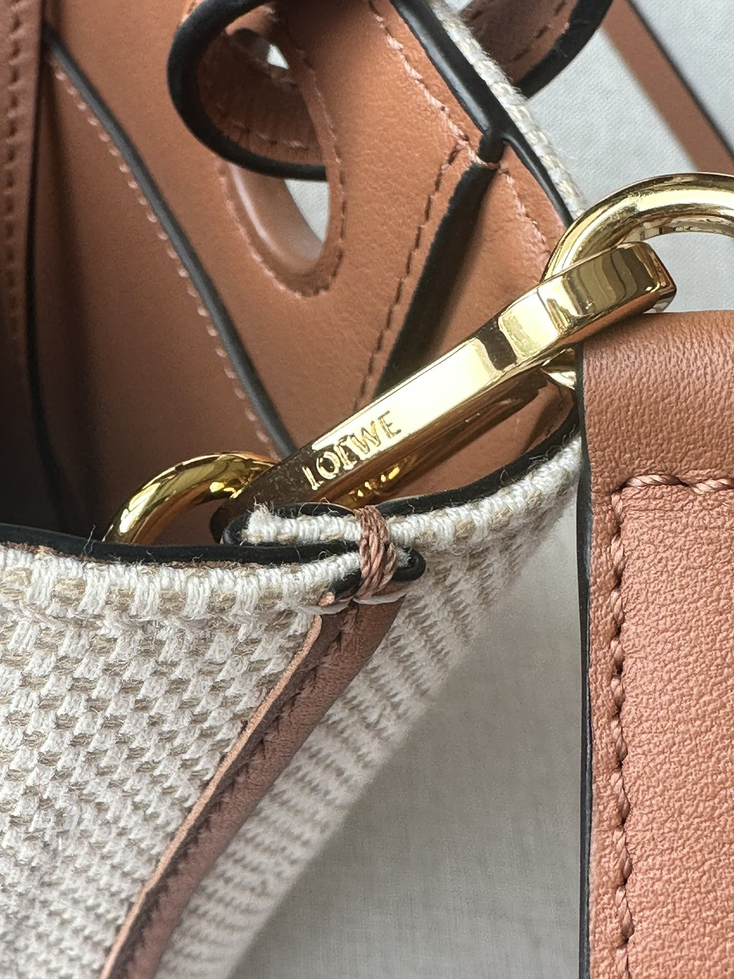 LOEWE Anagram Tote 22x9x19.5cm (no charm)