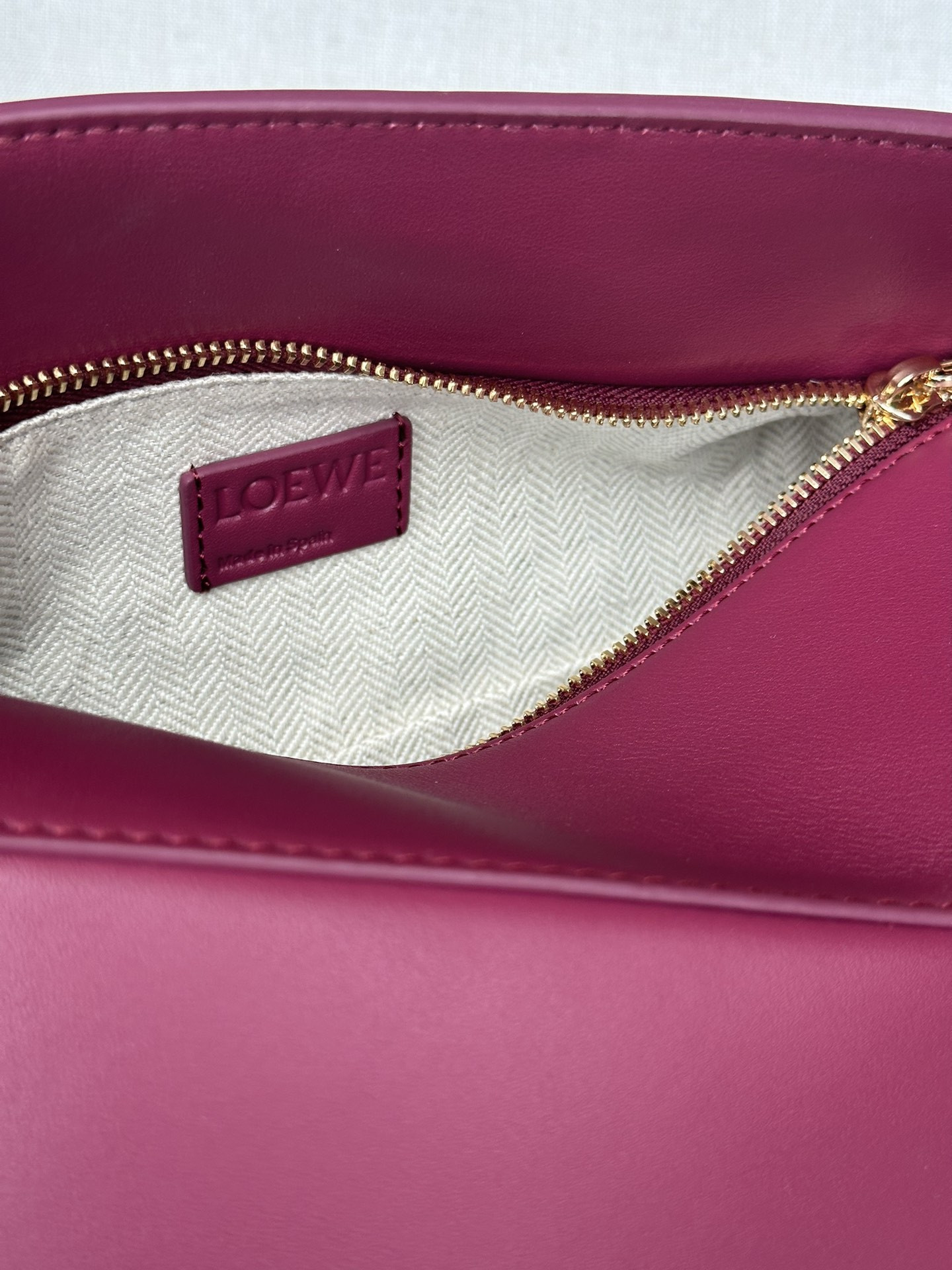 LOEWE Small Puzzle bag in classic calfskin 24x10.5x16.5cm