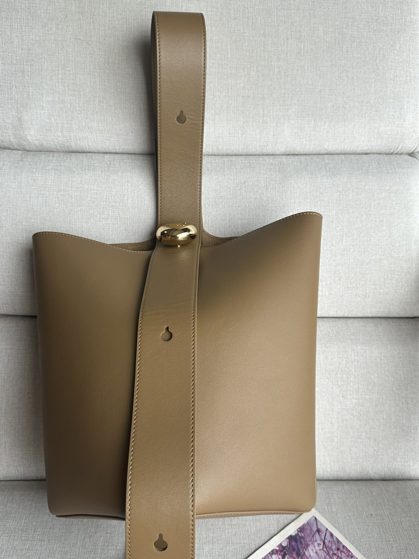 LOEWE Medium Pebble bucket in mellow calfskin 24.5x23.5x28cm