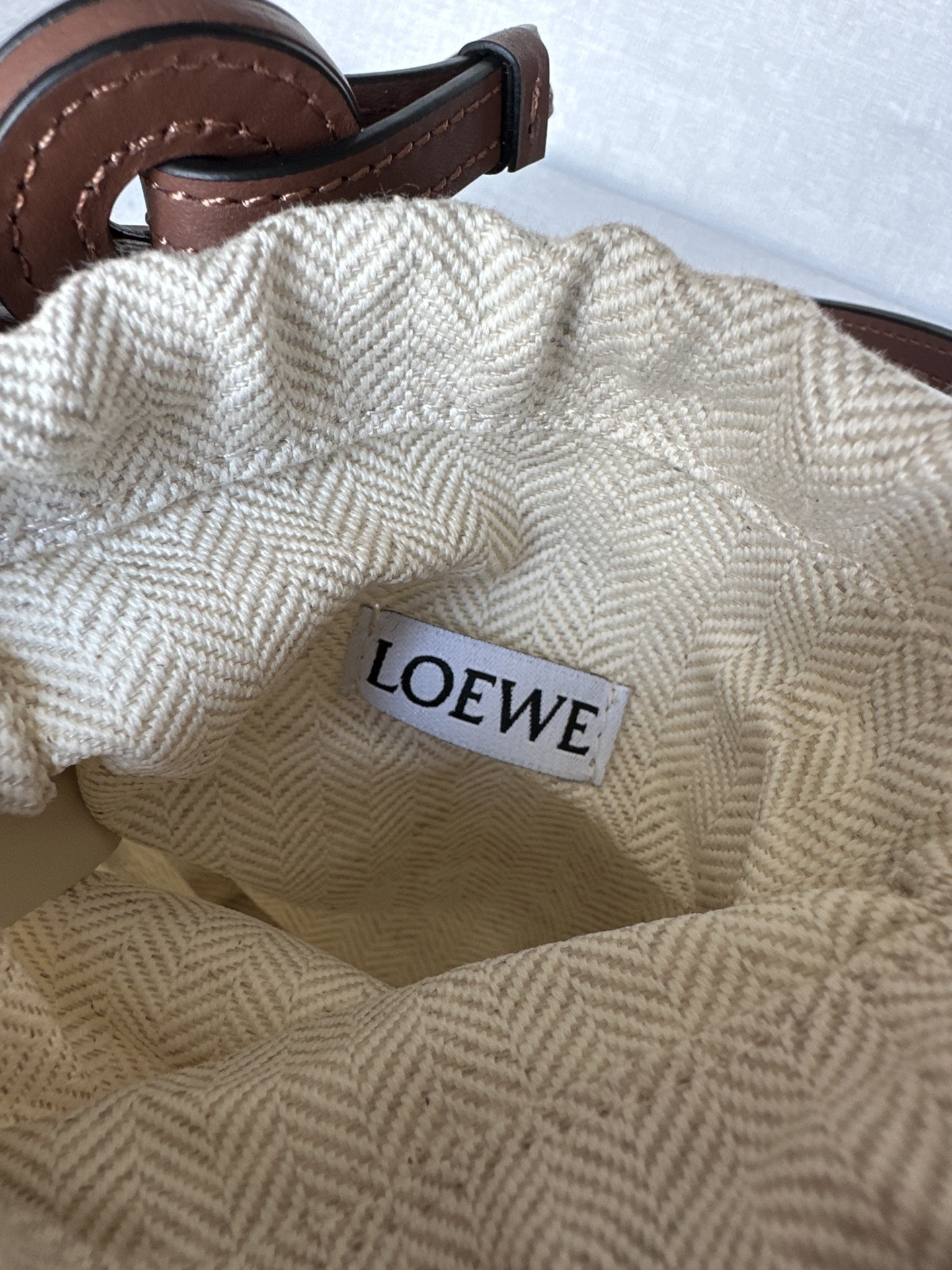 LOEWE Anagram cut-out pocket in classic calfskin and canvas 20x11x8cm