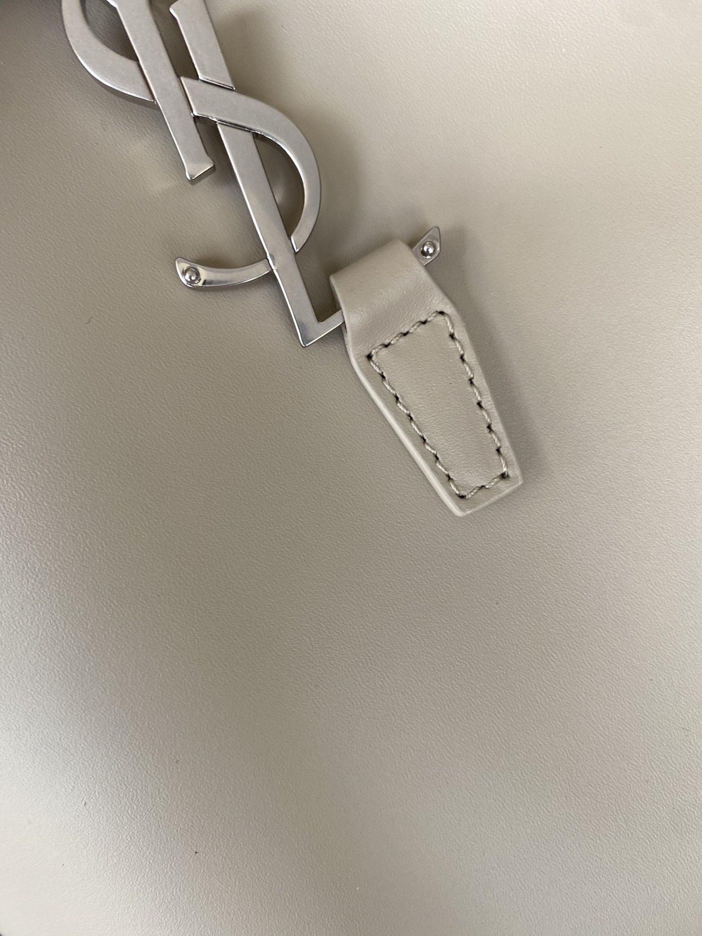 YSL LE 37 Small (Shiny Leather) 17 x 20 x 13 CM