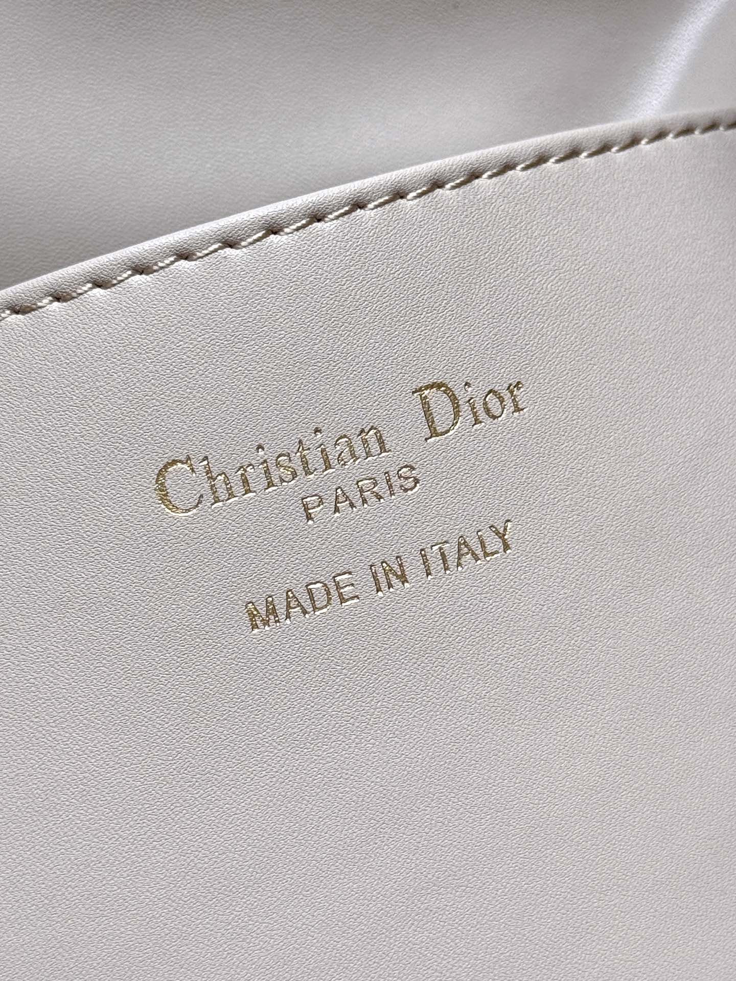 Dior Caro Backpack Medium 23 x 26.7 x 12.5 cm