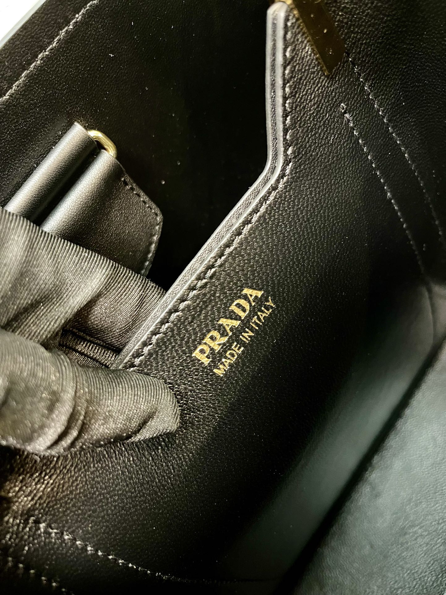 Prada Medium Saffiano Leather Prada Panier Bag 22.5x 21.5x13cm