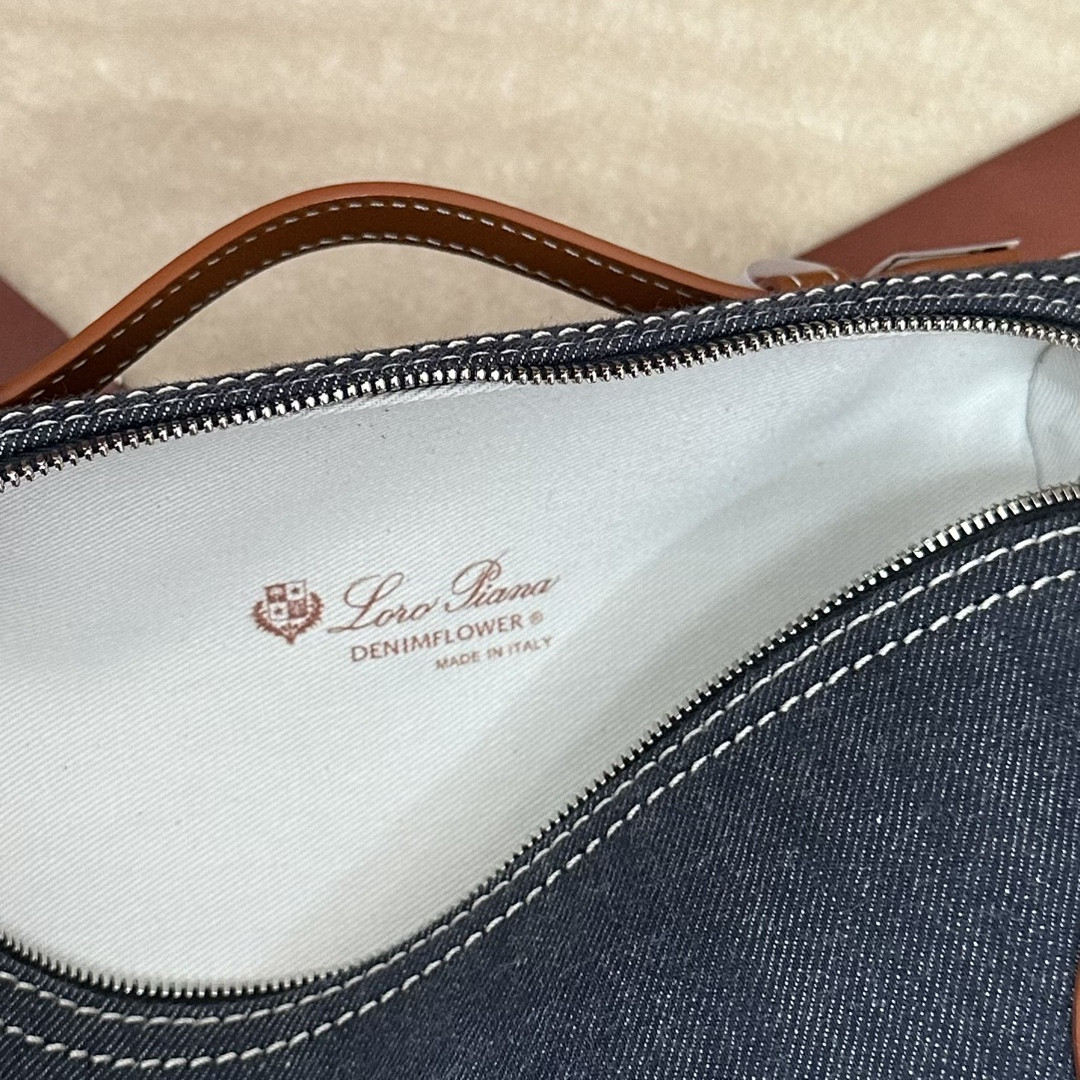 Loro Piana Extra Pocket L19 Cotton 11 x 19 x 6.5 cm