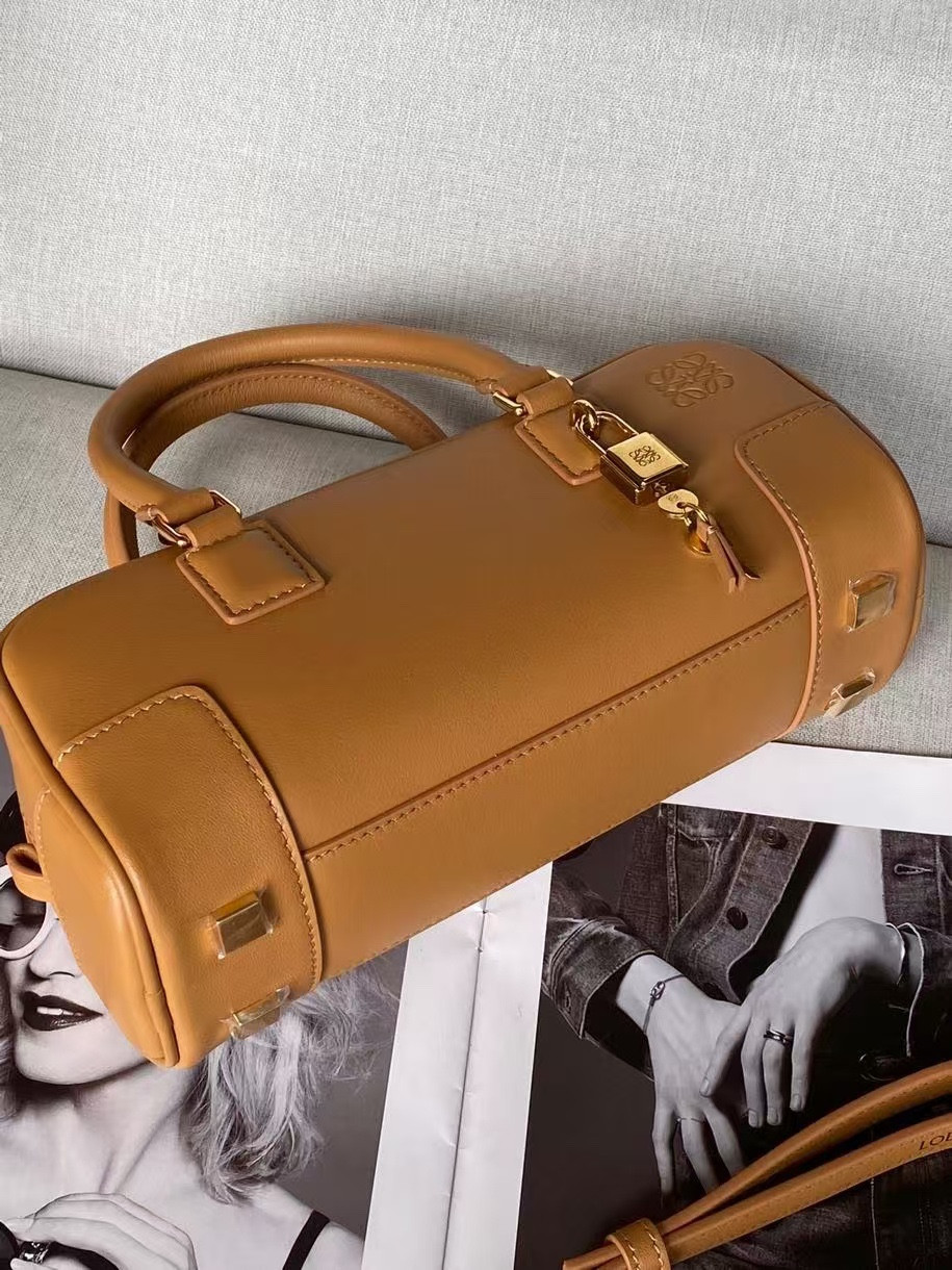 Loewe Amazona 23 Cropped bag in nappa calfskin 23x11x10cm