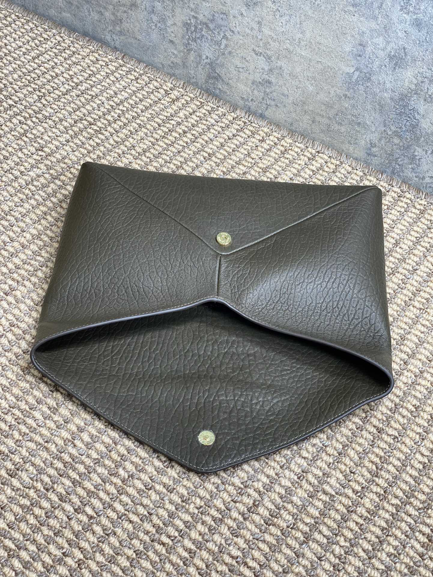 YSL CASSANDRE large envelope pouch in lambskin 29.5x18x4.5cm