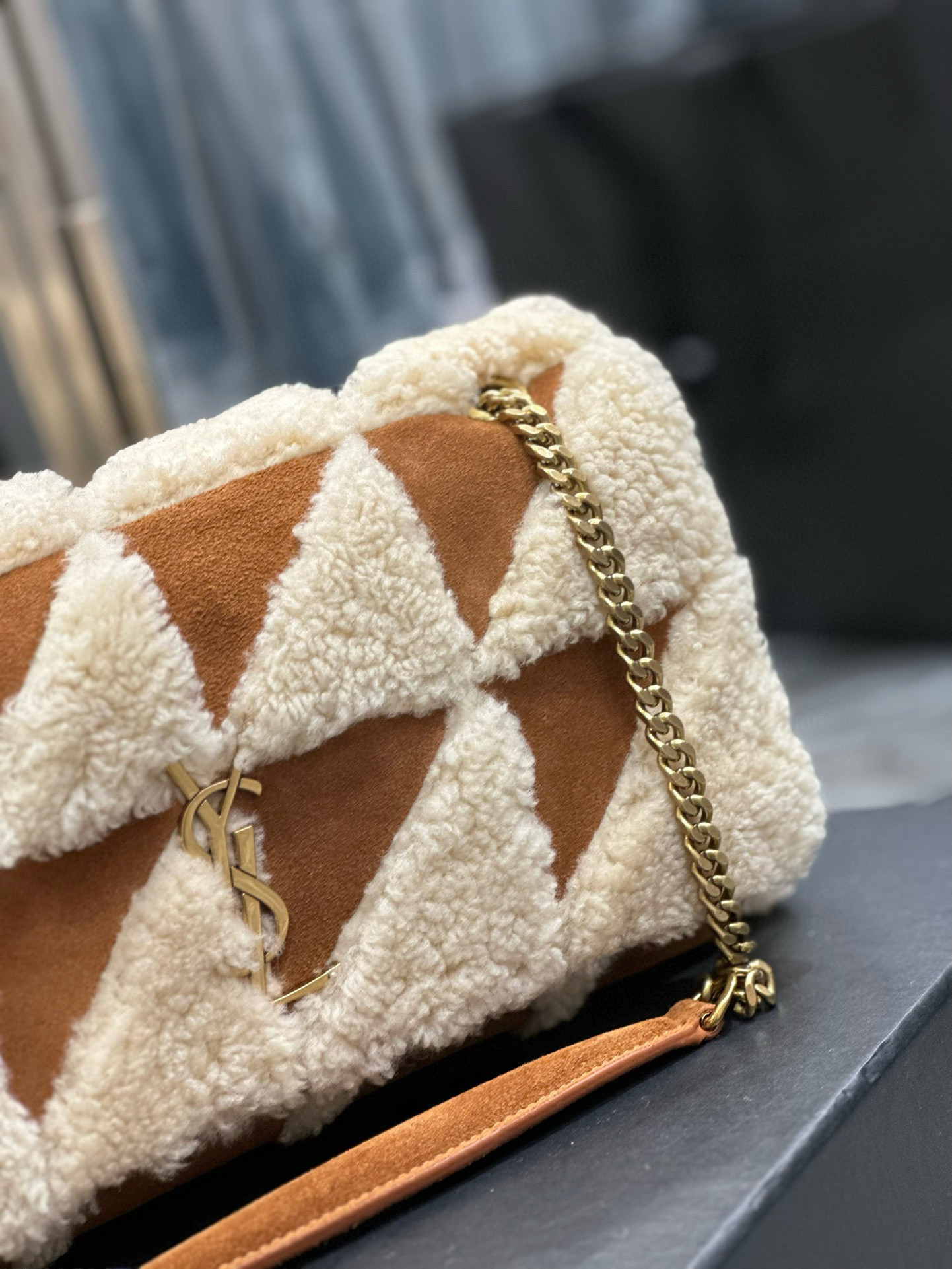 YSL Jamie Medium in Suede and Shearling 25×15×7.5cm