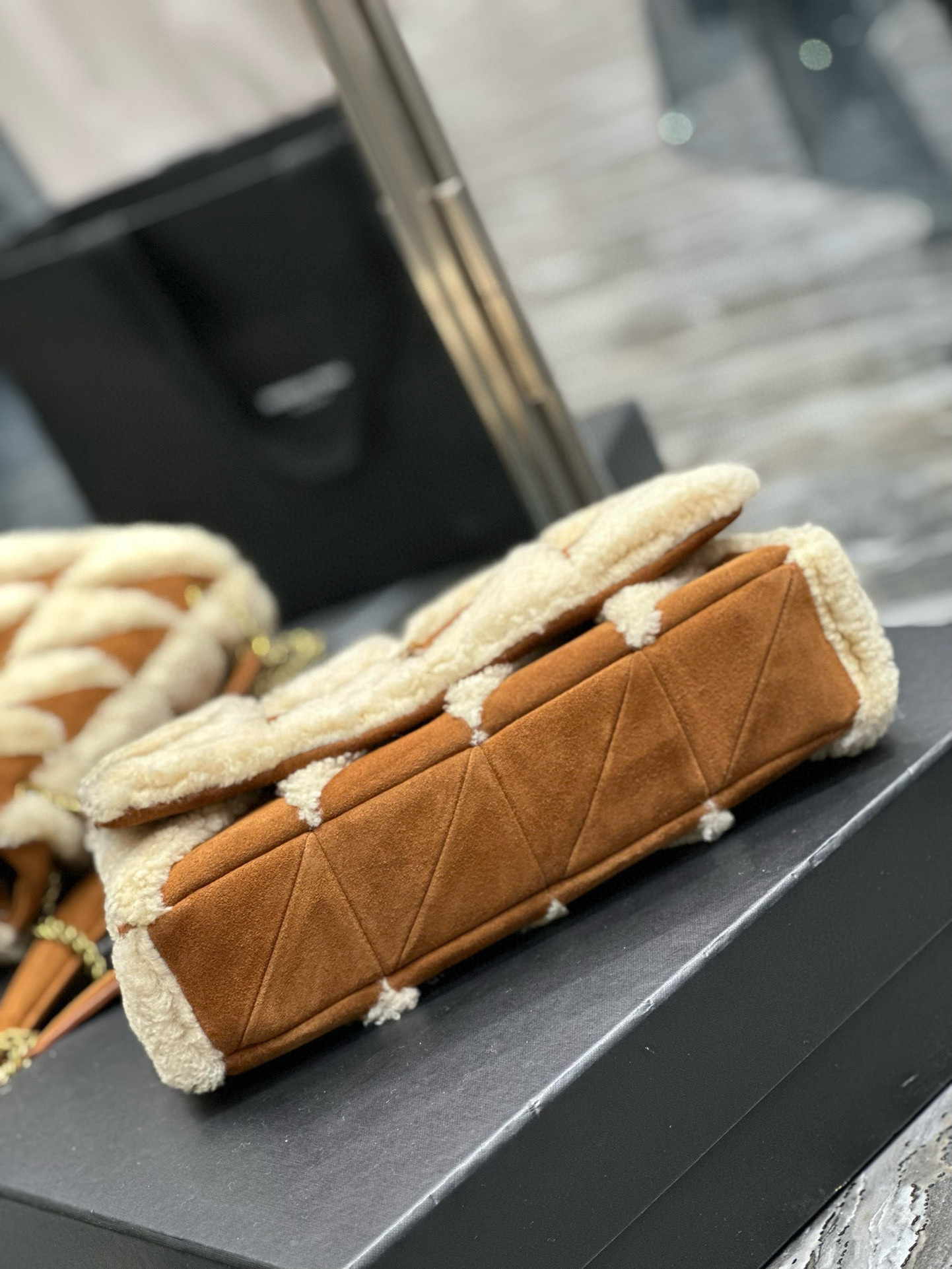 YSL Jamie Medium in Suede and Shearling 25×15×7.5cm