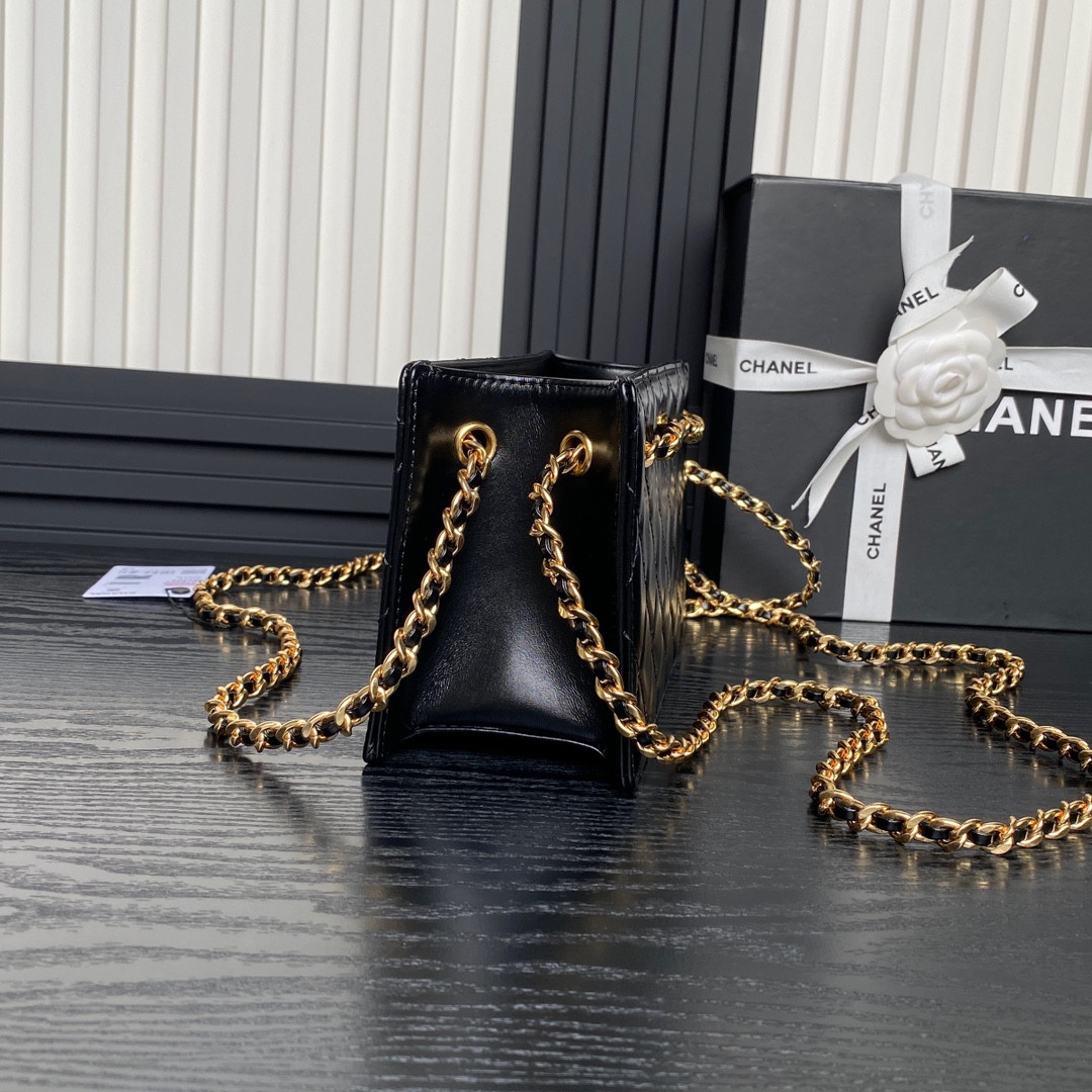 Chanel 24K Handbag 13×27×7cm
