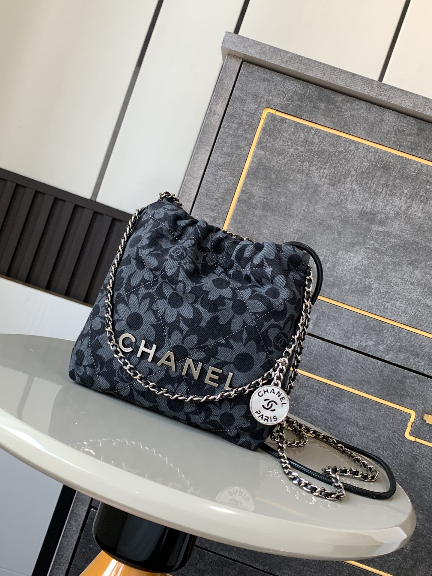 CHANEL 22 MINI HANDBAG 20x19X6cm