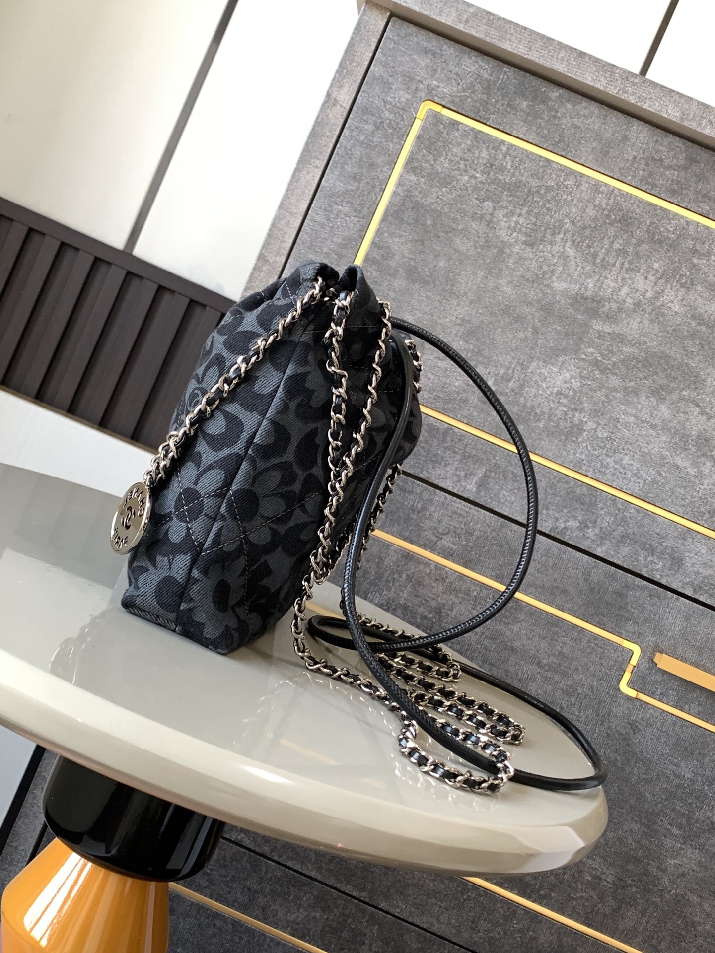 CHANEL 22 MINI HANDBAG 20x19X6cm