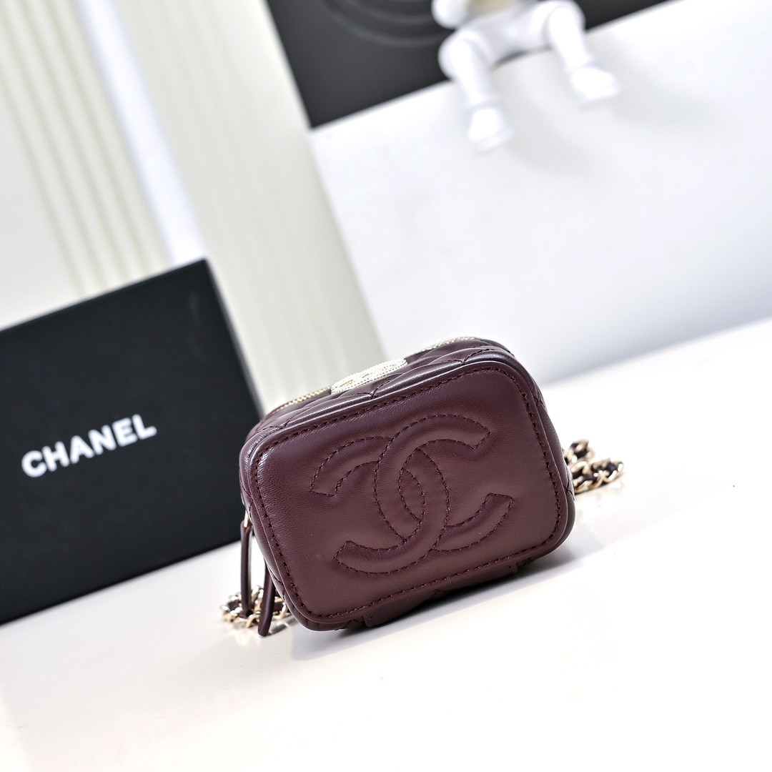 CHANEL Small Vanity with Chain 8.5x11x7cm