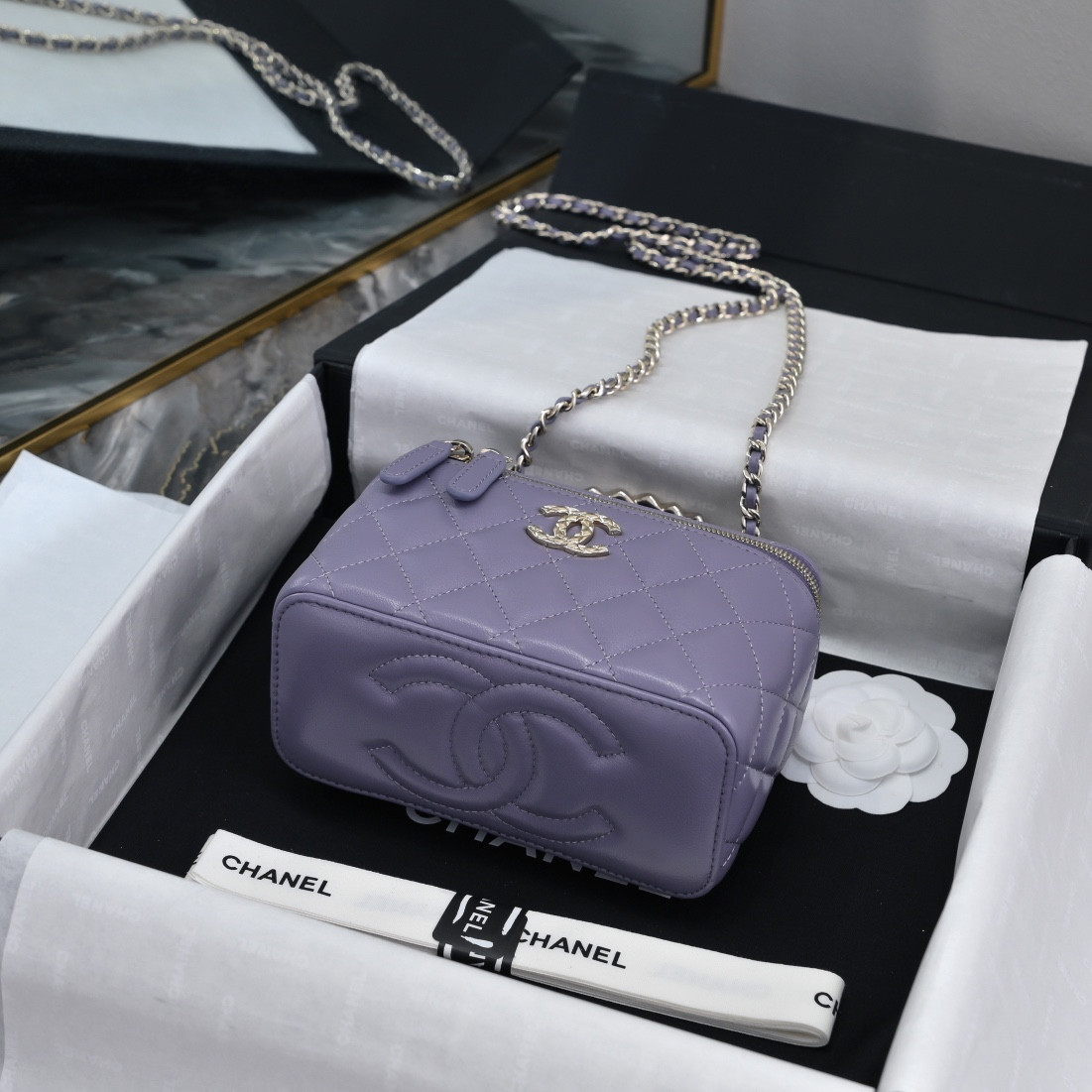 Chanel Clutch With Chain 10x16x8cm