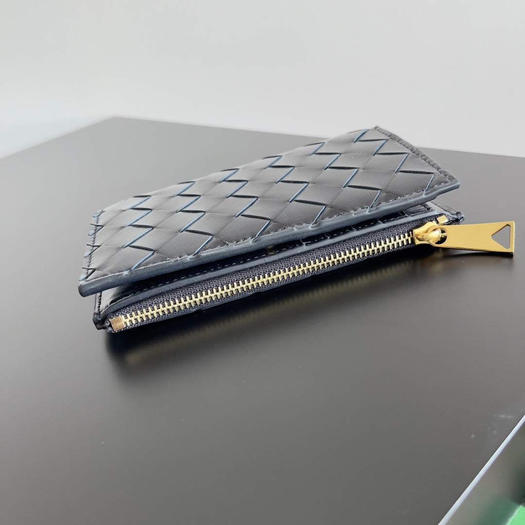 Bottega Veneta Medium Intrecciato Bi-Fold Zip Wallet 14.5x9.3x2cm