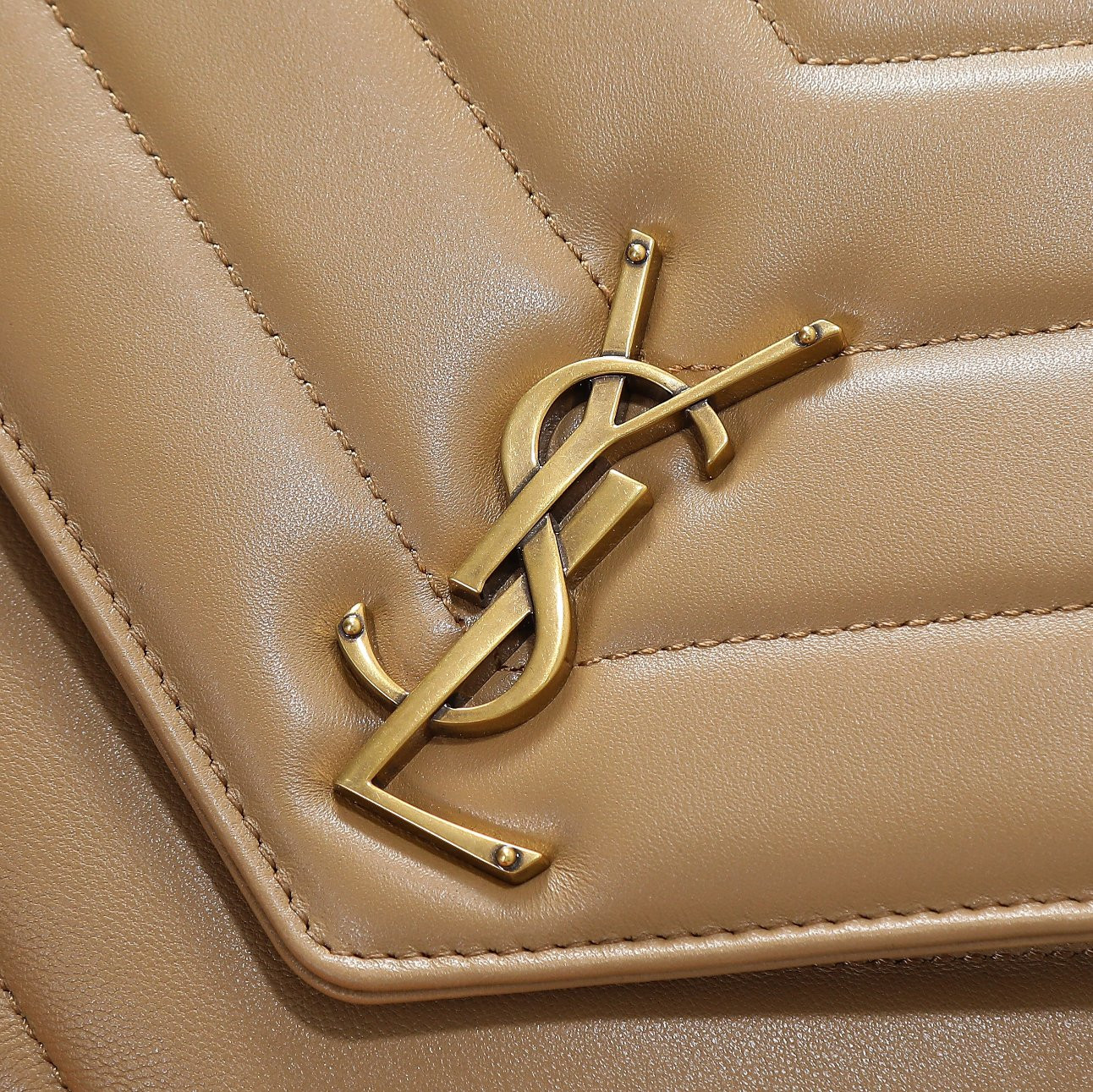 YSL LOULOU medium in MATELASSÉ lambskin 29x17x8cm