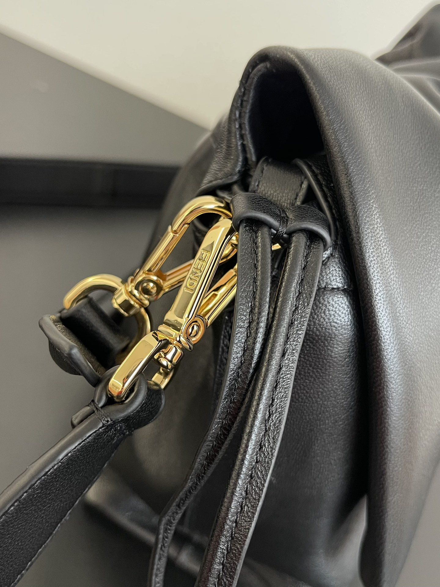 Fendi Mamma Baguette Medium 26.5x8.5x18cm