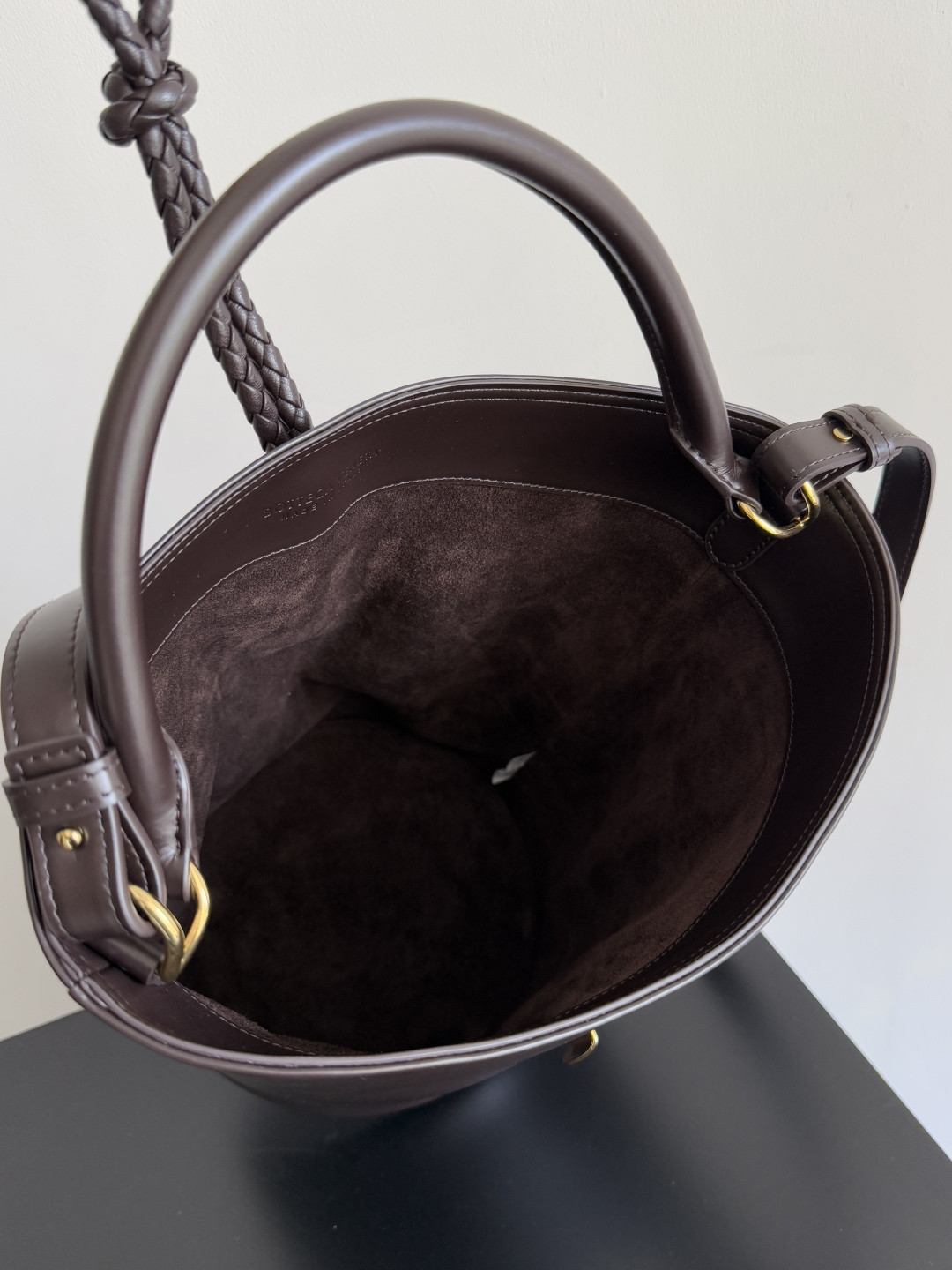 Bottega Veneta Medium Liberta Bucket 30x18x18cm
