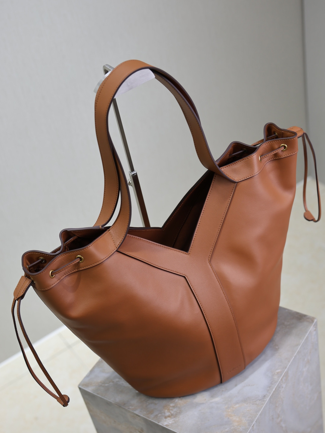 YSL Y Large Hobo (Leather) 35 x 25 x 15 cm