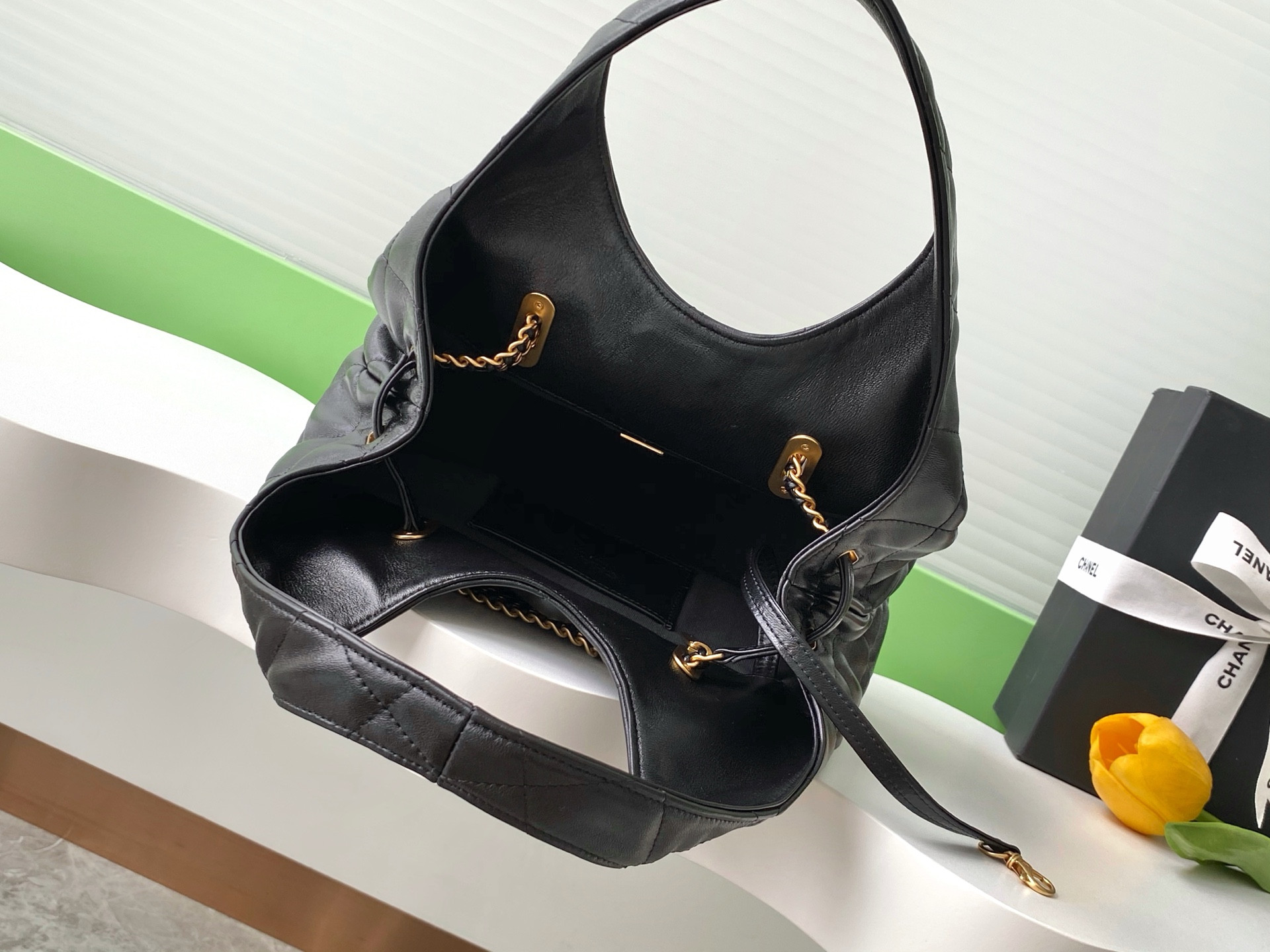 Chanel 25P HOBO Bag 25x20x13cm