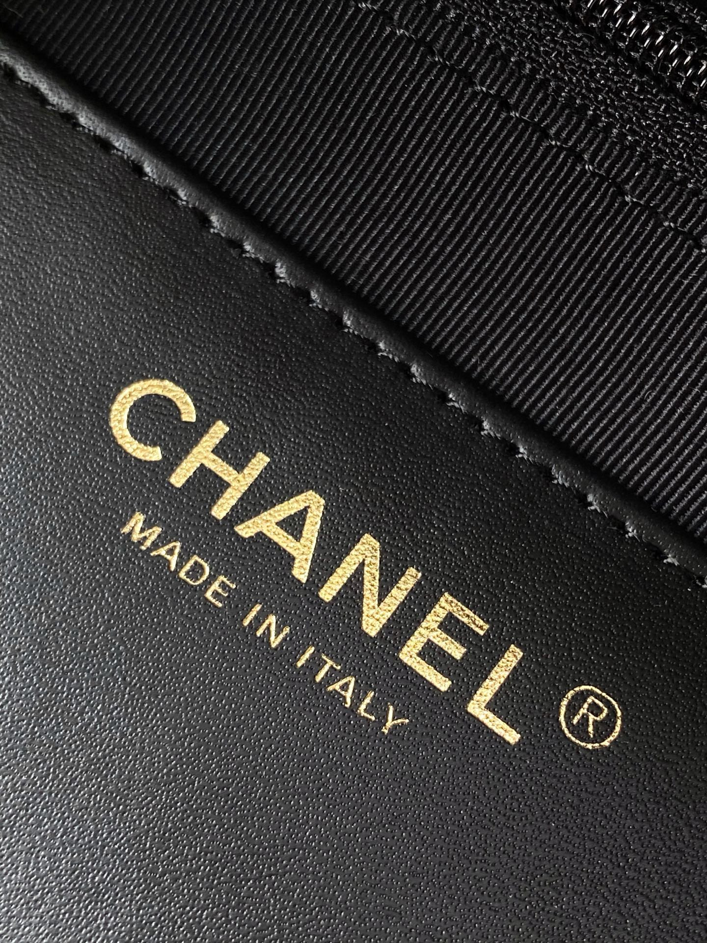 Chanel 25P HOBO Bag 25x20x13cm