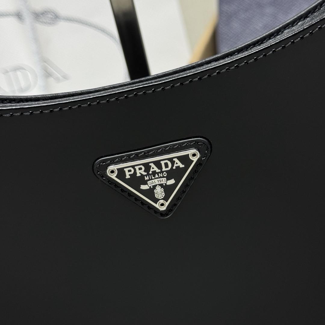 Prada Cleo brushed leather shoulder bag 22x27x6cm