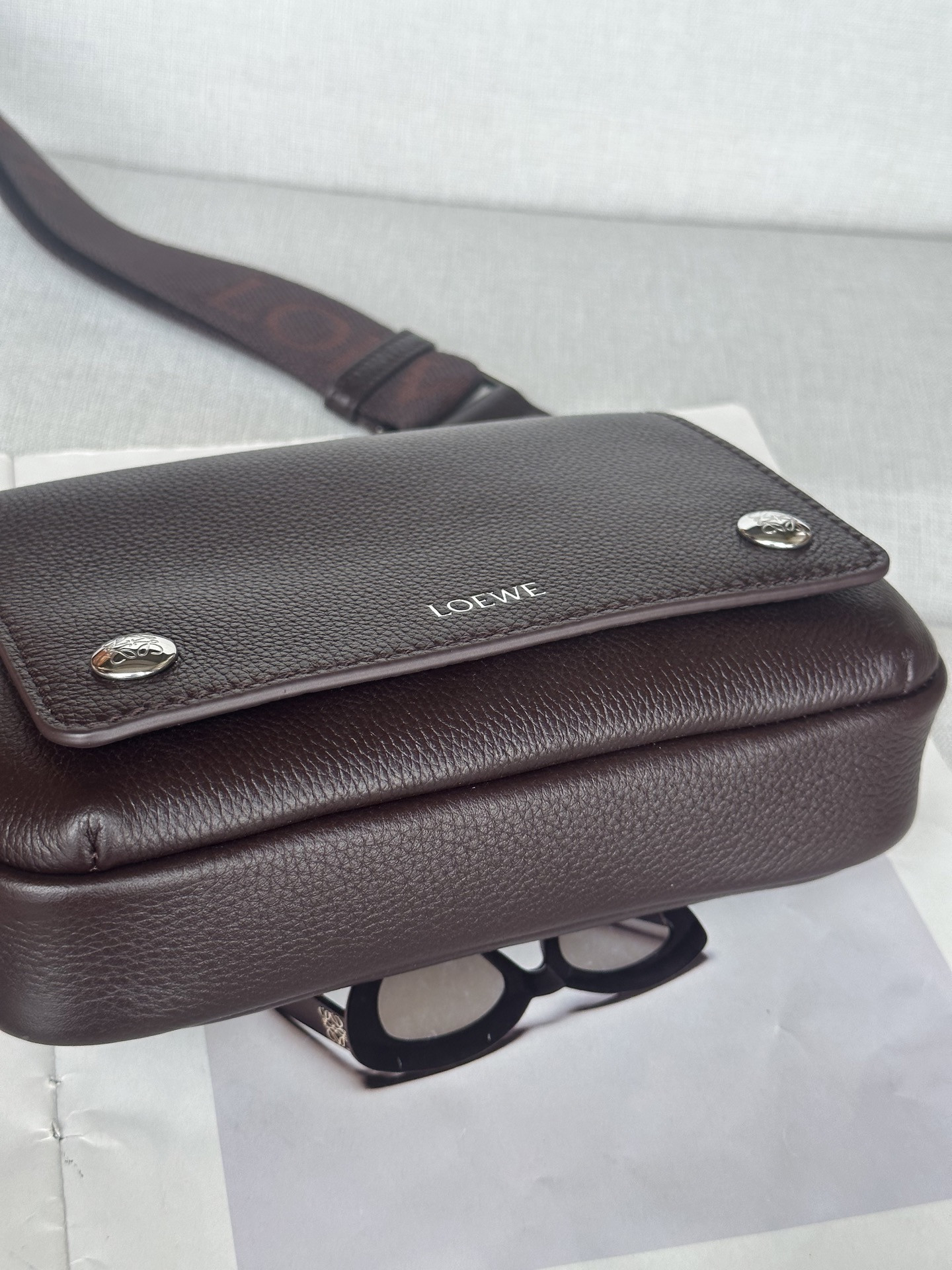 Loewe Small Pebble messenger bag in supple grained calfskin 12.5x20x6cm