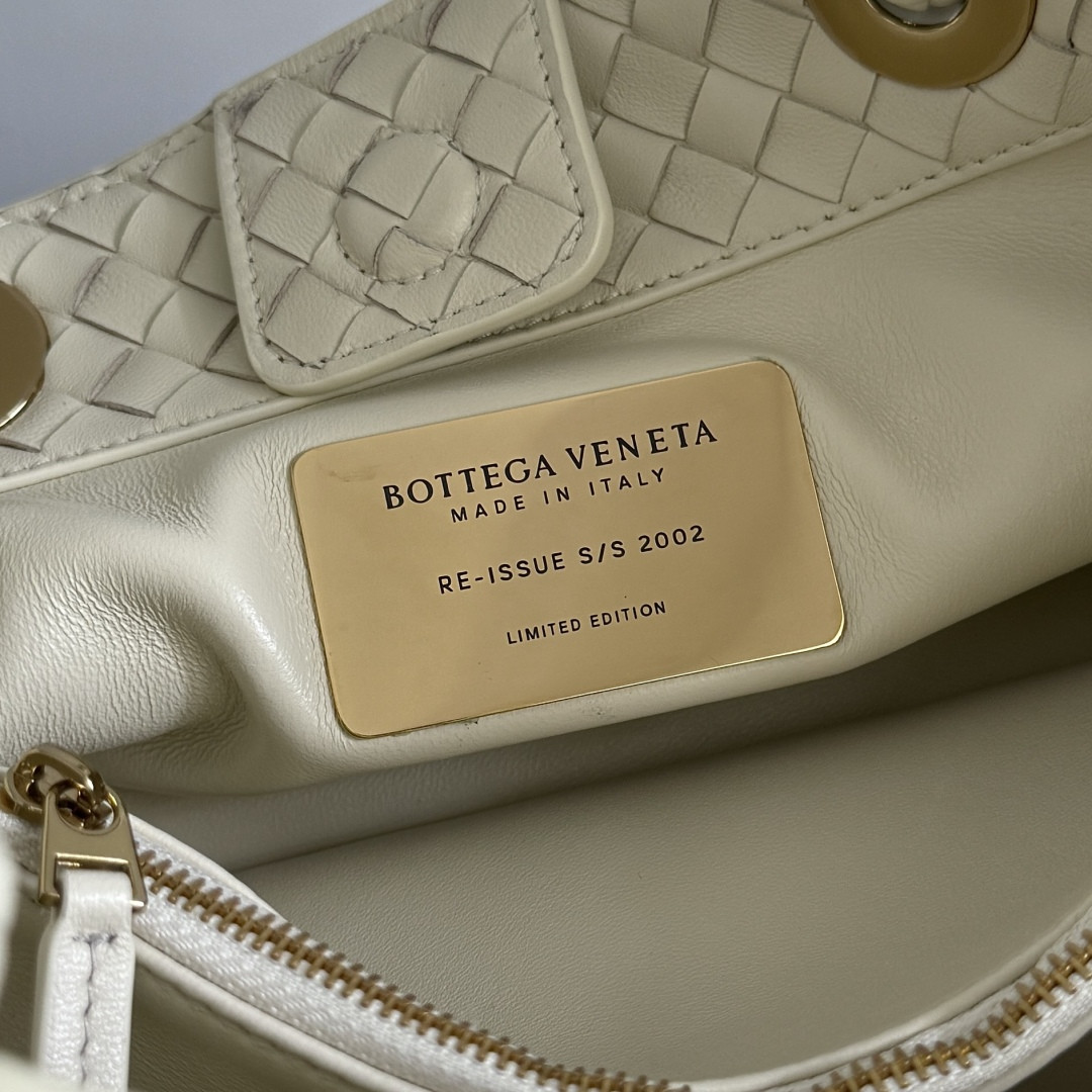Bottega Veneta Basket 18.5x31x16cm